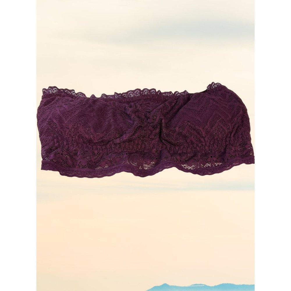 Forever 21 Lingerie Bralette Plum Lace Lightly Padded Size M  NWT